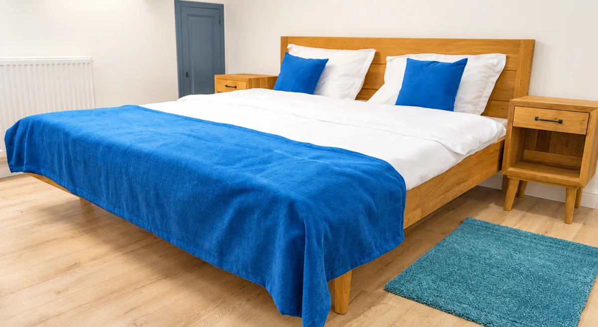 Apartamentul — zona de dormit
